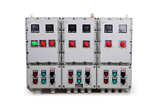 电伴热防爆配电箱